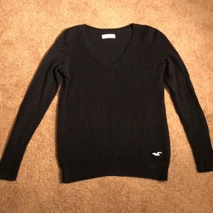 black v-neck hollister sweater
